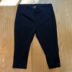 Skirtsports Cropped Leggings with pockets  size 2X